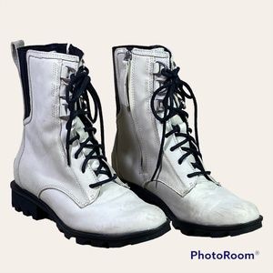 Women's SOREL Leather Boots 9.5 Phoenix Waterproof Bone White Winter Tread Zip